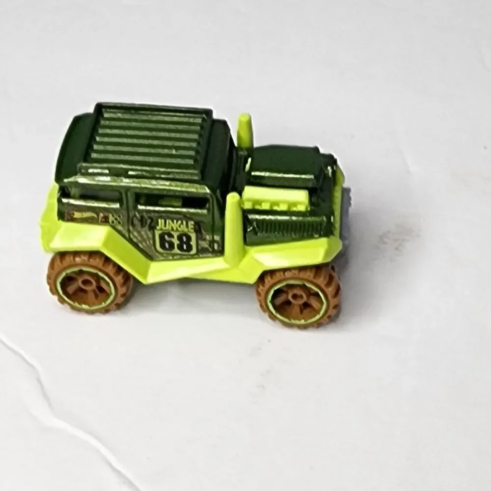 2012 Hot Wheels Jungle Rally 5 pack Loose BAD MUDDER 2 (Green)